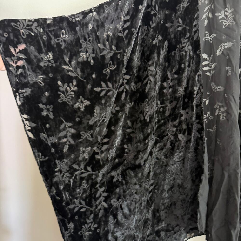 TORRID | Black Burnout Velvet Open Front Kimono | One Size - Picture 4 of 6